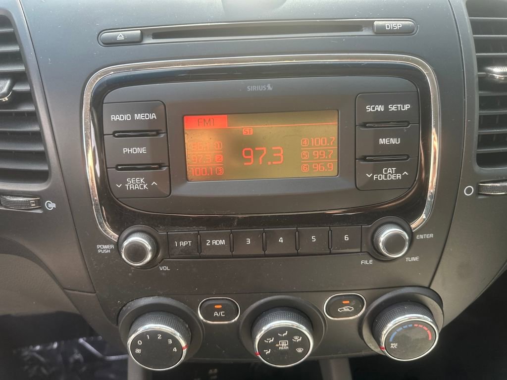 Used 2017 Kia Forte LX image 13