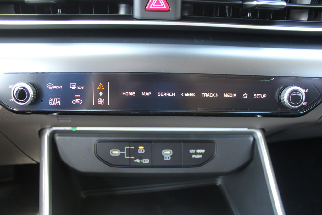 New 2027 Kia Carnival LX FWD image 43