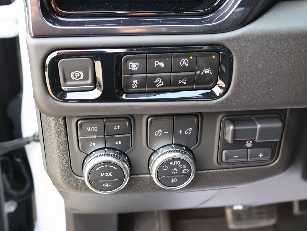 New 2025 GMC Yukon AT4 Ultimate image 13