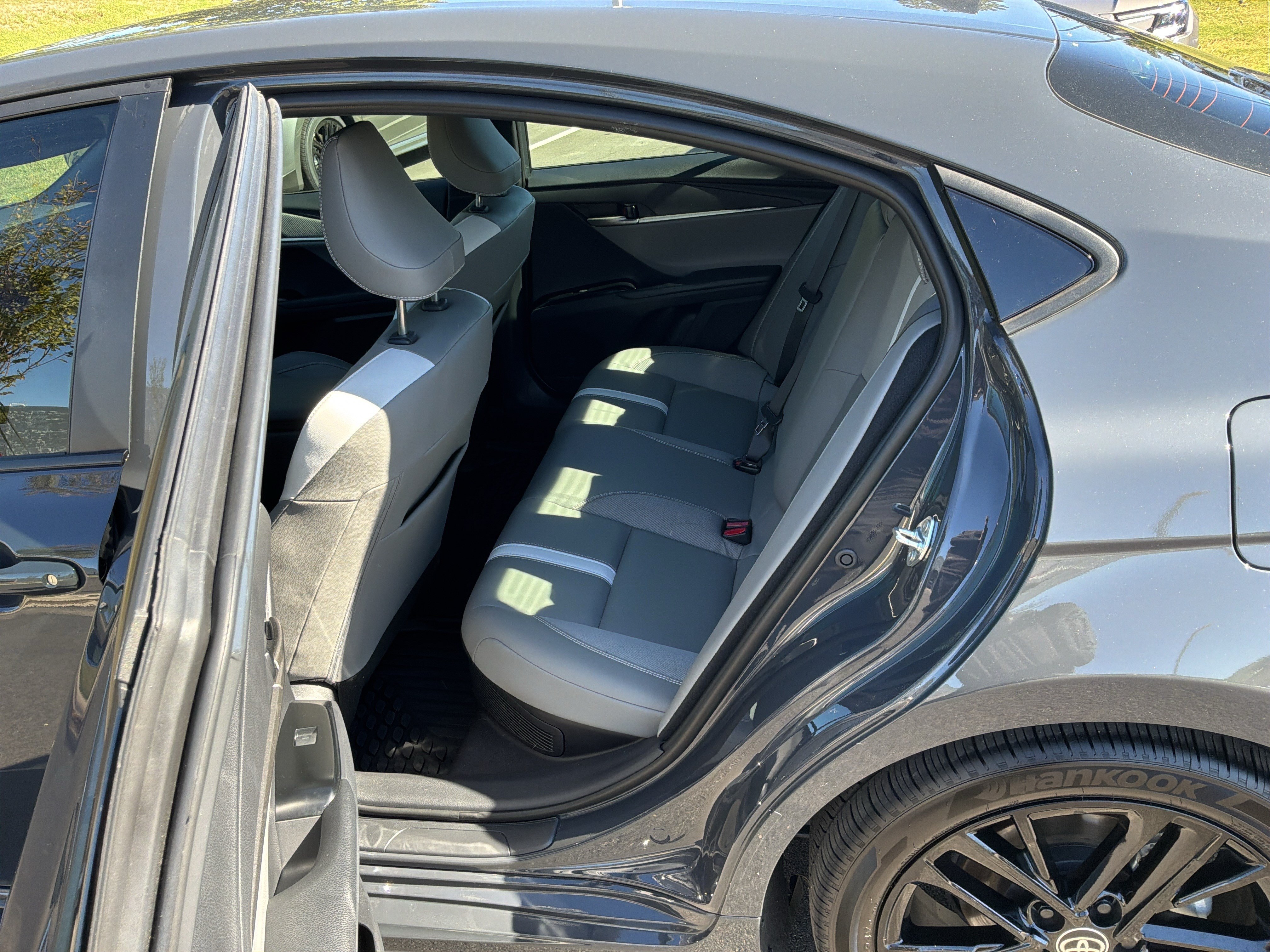 Used 2026 Toyota Camry SE FWD image 30