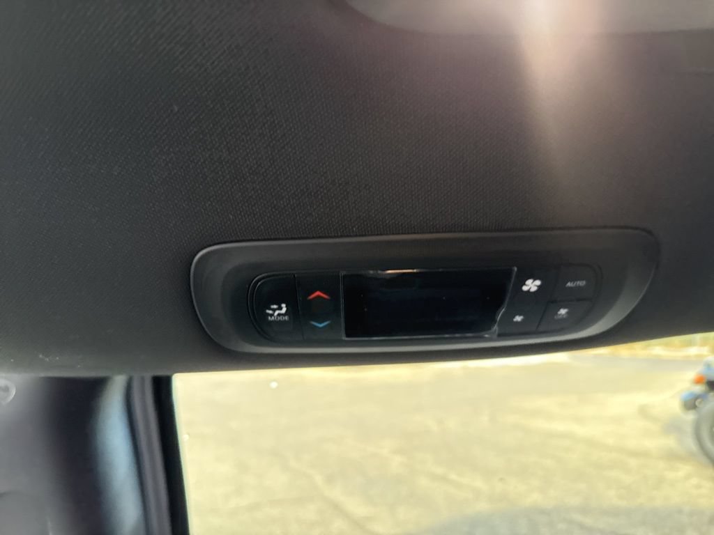 New 2026 Chrysler Pacifica Select AWD/4WD image 24