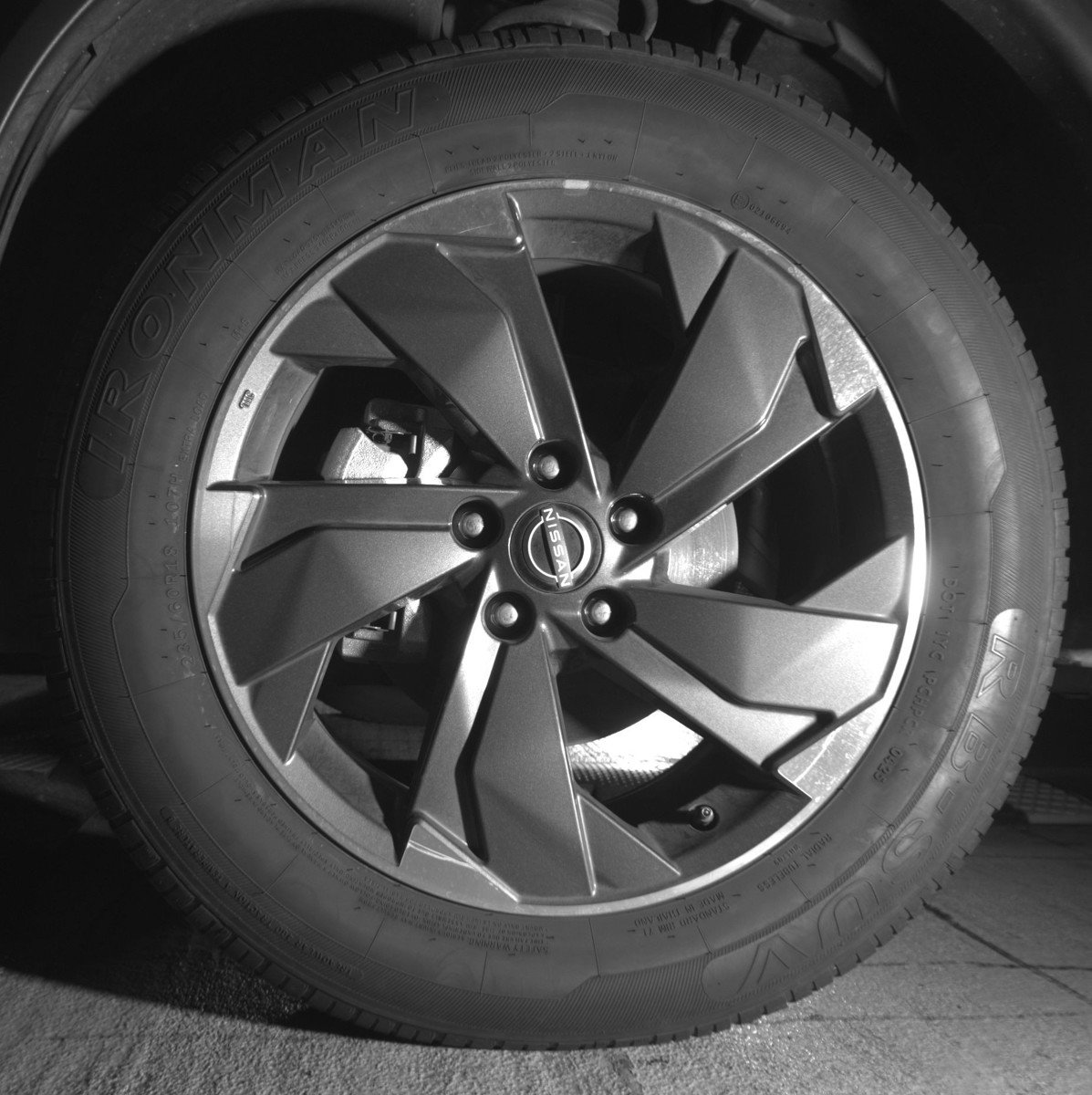 Used 2025 Nissan Rogue SV image 12