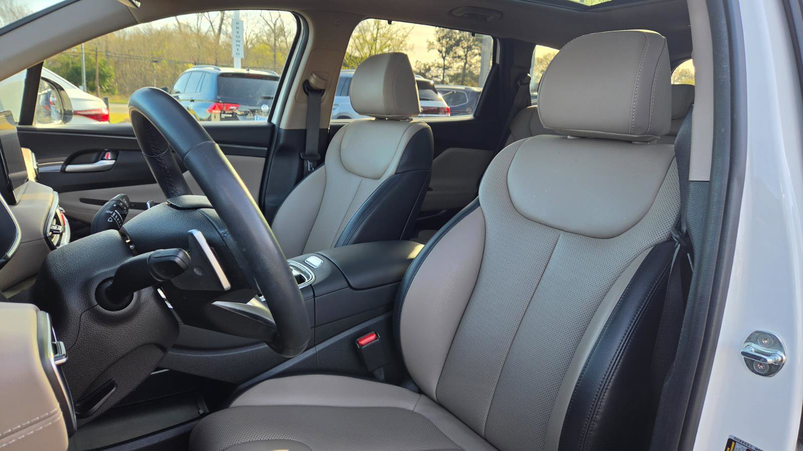 Used 2023 Hyundai Santa Fe SEL w/ Premium Package image 21