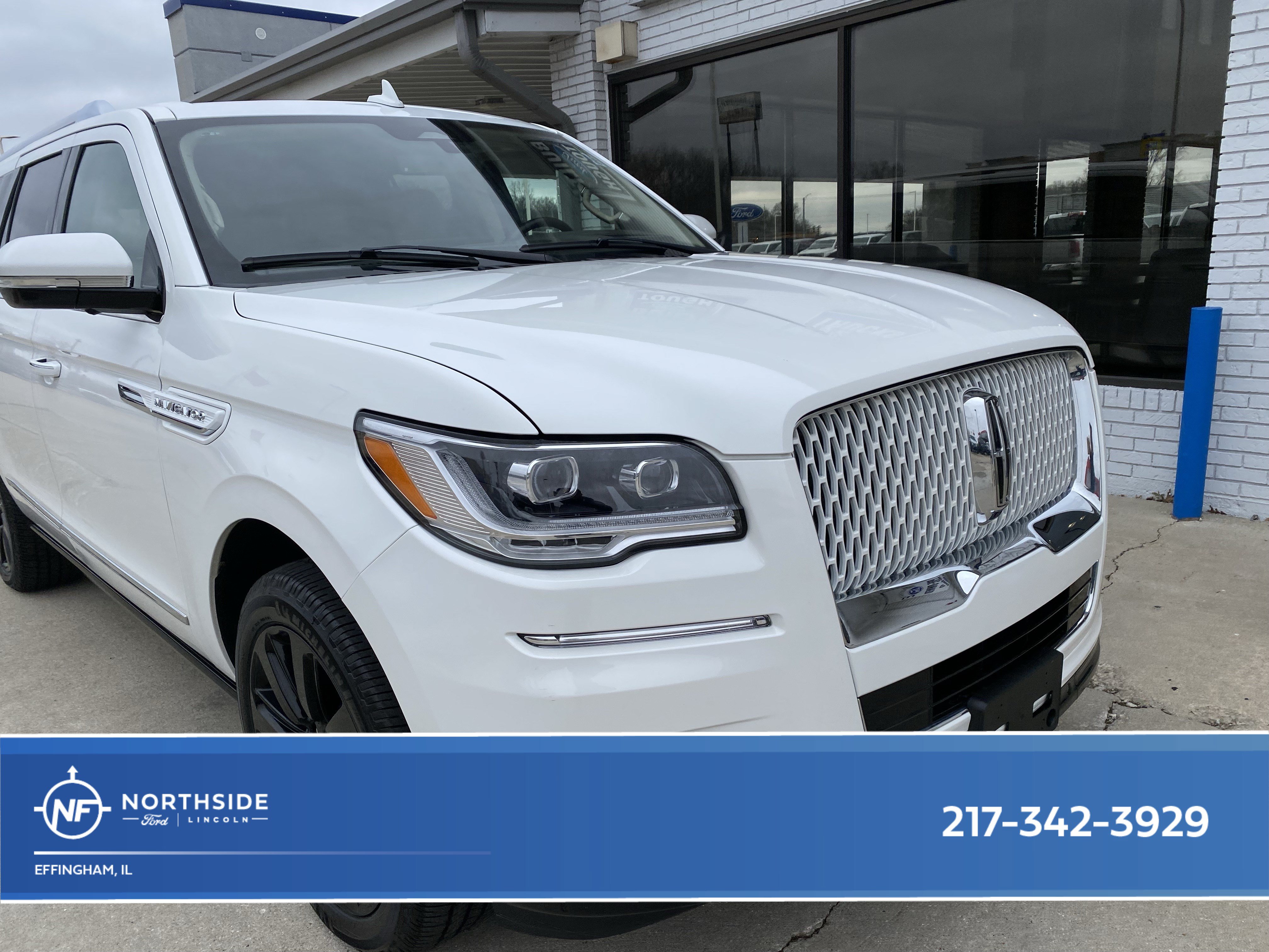 Used 2024 Lincoln Navigator L Reserve AWD/4WD image 1
