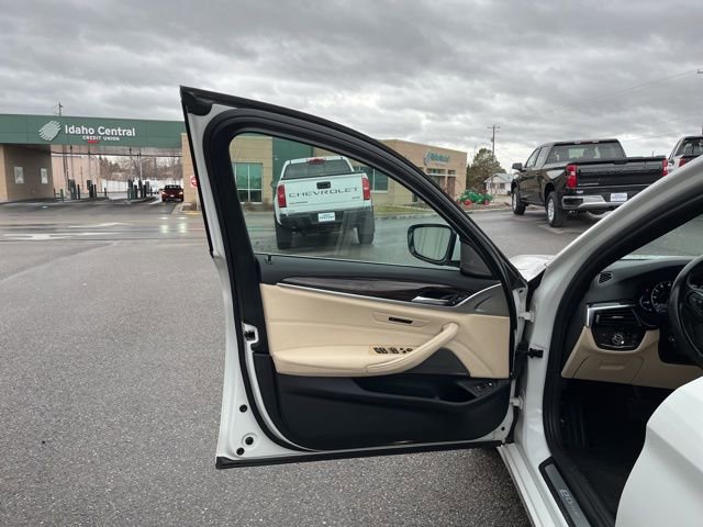 Used 2018 BMW 530e image 28