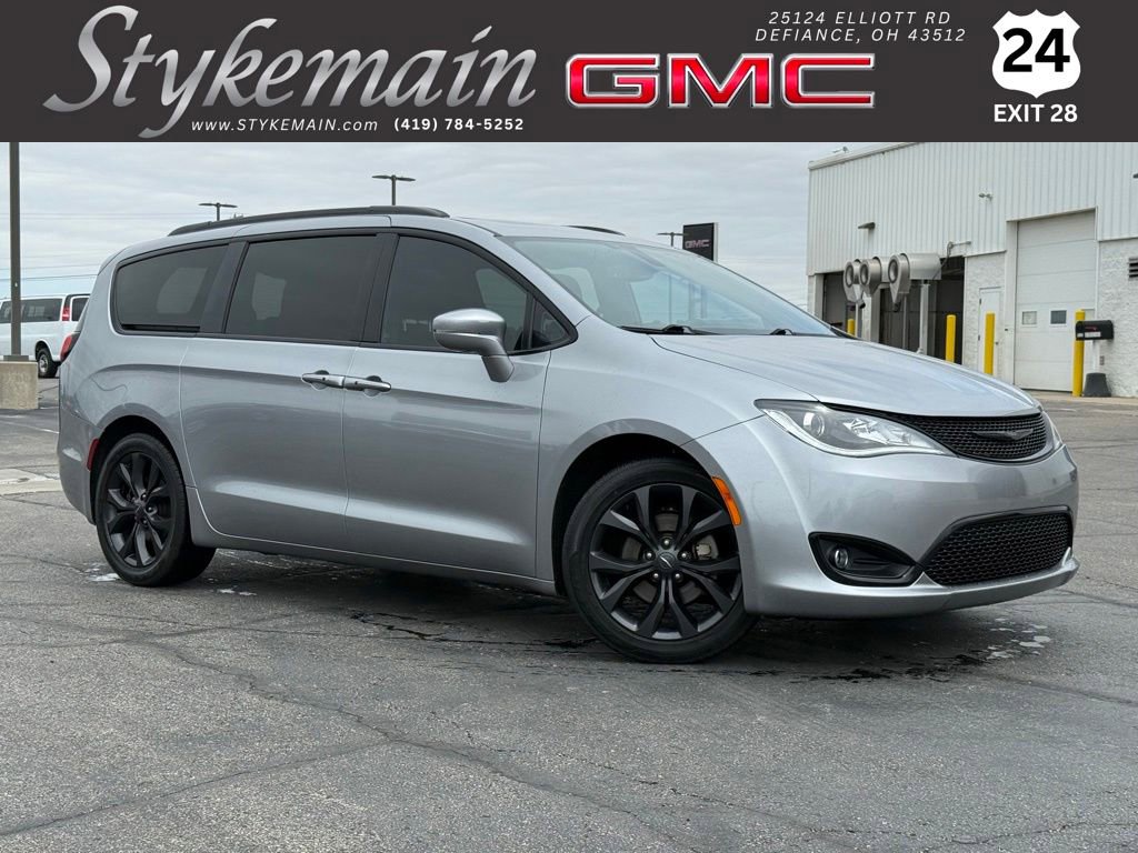 Used 2019 Chrysler Pacifica Limited w/ S Appearance Package