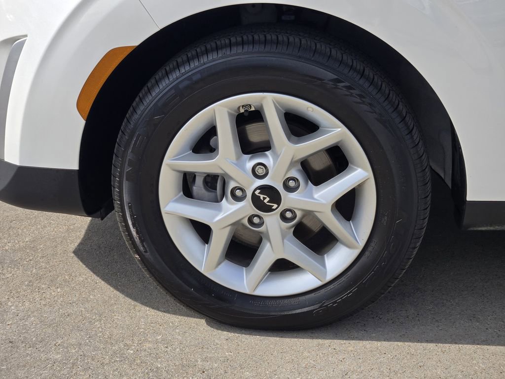 Certified 2025 Kia Soul S FWD image 17