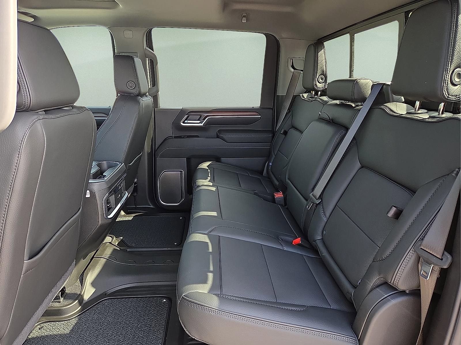 New 2026 GMC Sierra 3500 Denali w/ Denali Reserve Package AWD/4WD image 10