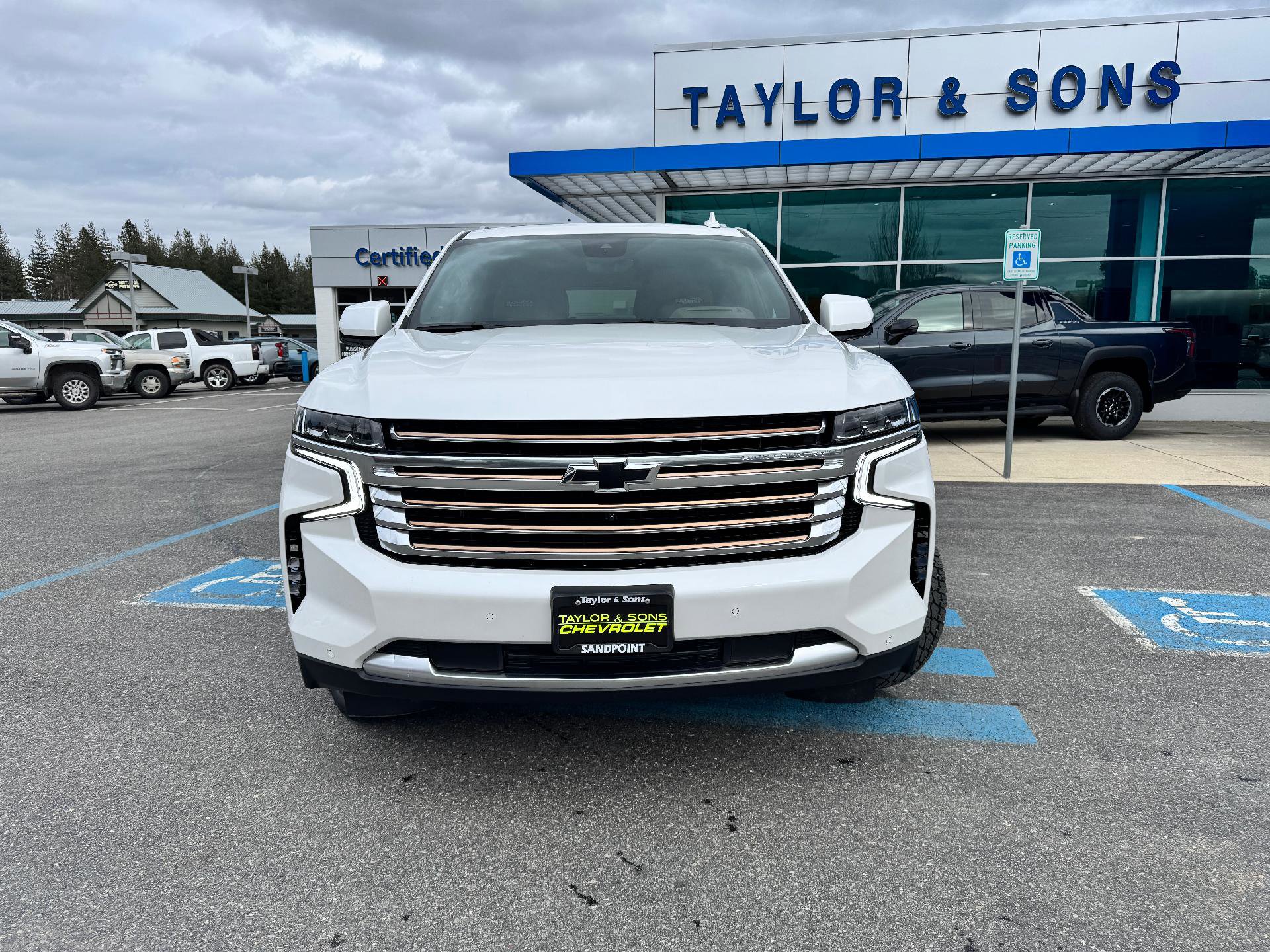Used 2024 Chevrolet Tahoe High Country w/ Advanced Technology Package image 2
