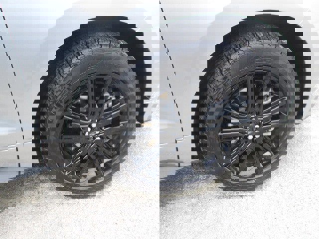 Used 2024 Ford Edge ST-Line image 9