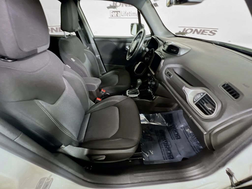 Used 2021 Jeep Renegade Latitude AWD/4WD image 29