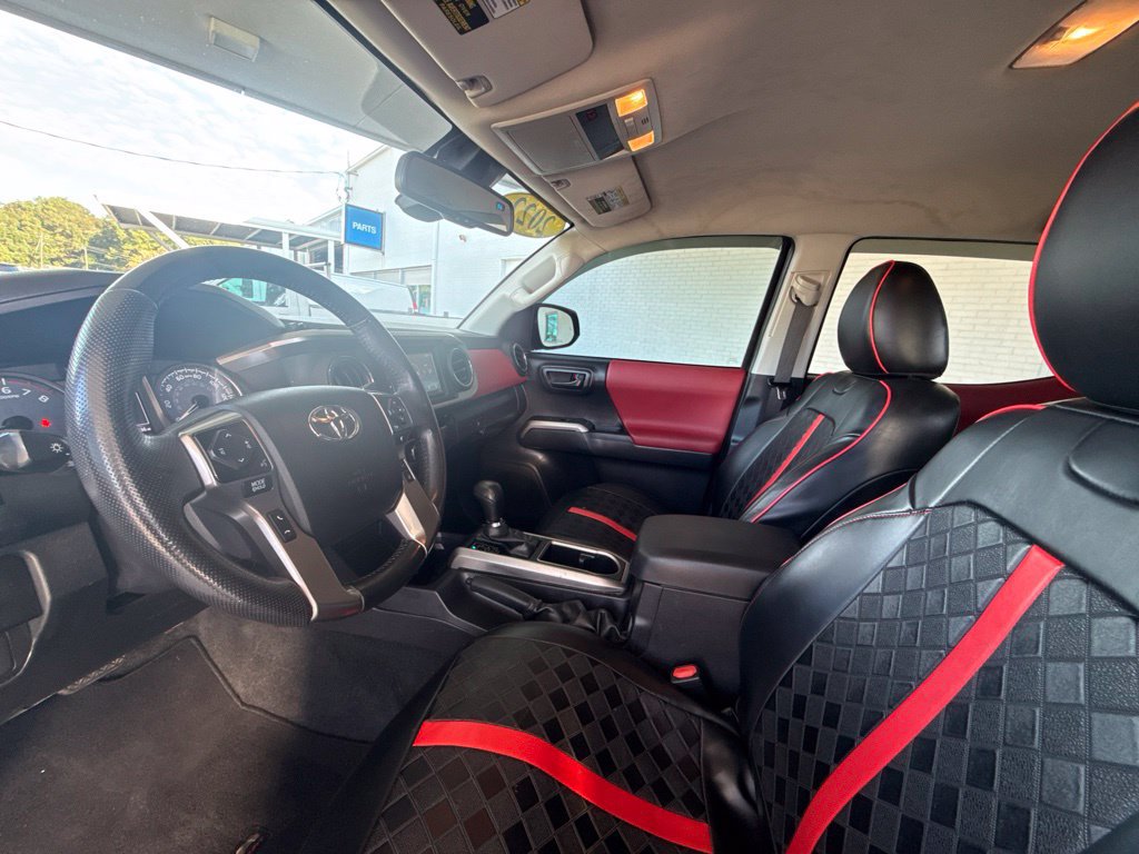 Used 2022 Toyota Tacoma SR5 w/ Technology Package RWD image 31