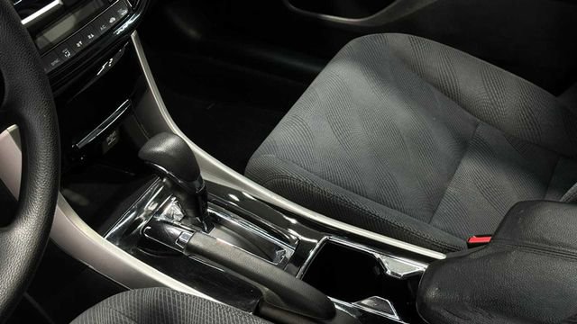Used 2017 Honda Accord EX-L image 24
