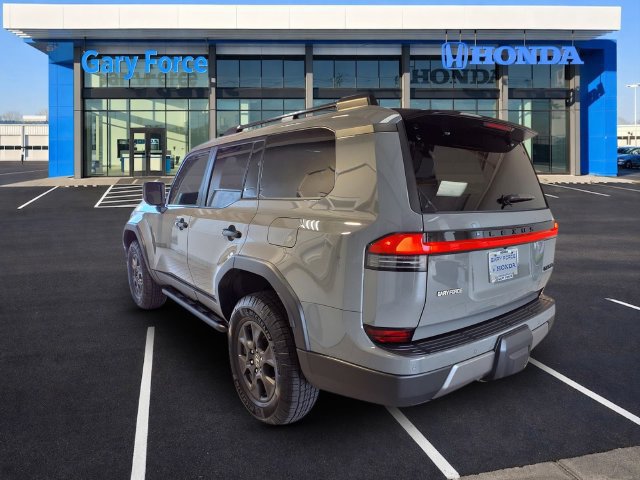Used 2024 Lexus GX 550 AWD/4WD image 3