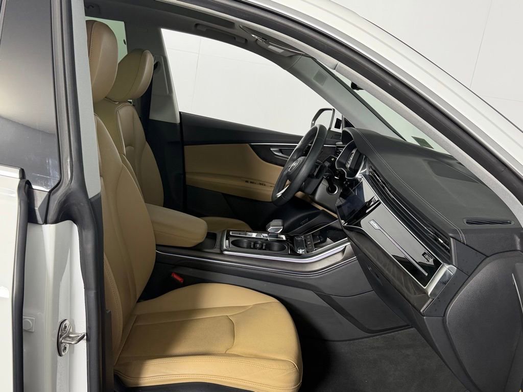 Used 2023 Audi Q8 Premium Plus w/ Premium Plus Package AWD/4WD image 29