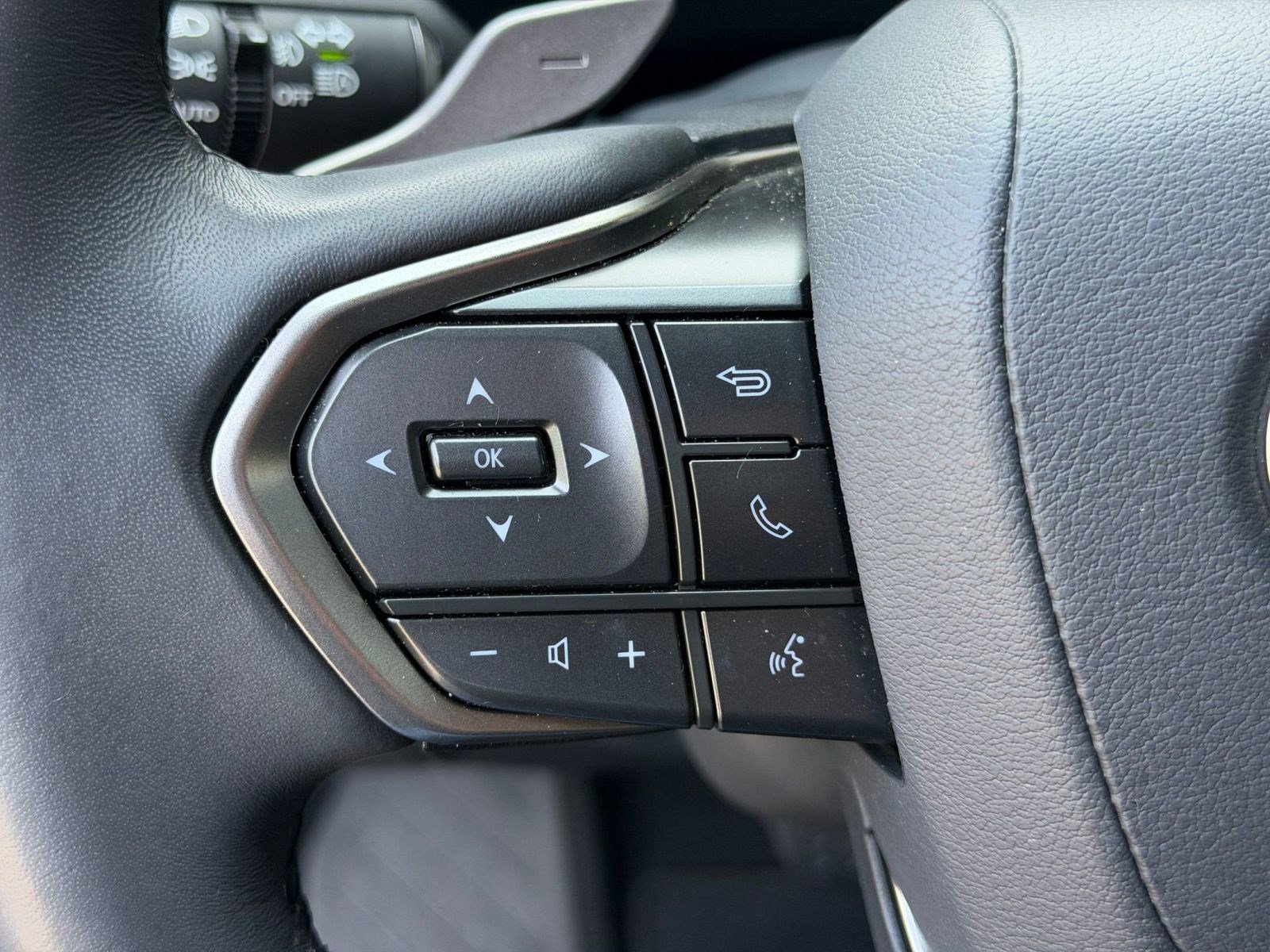 Used 2024 Lexus RX 350 Premium w/ Accessory Package (Z1) AWD/4WD image 17