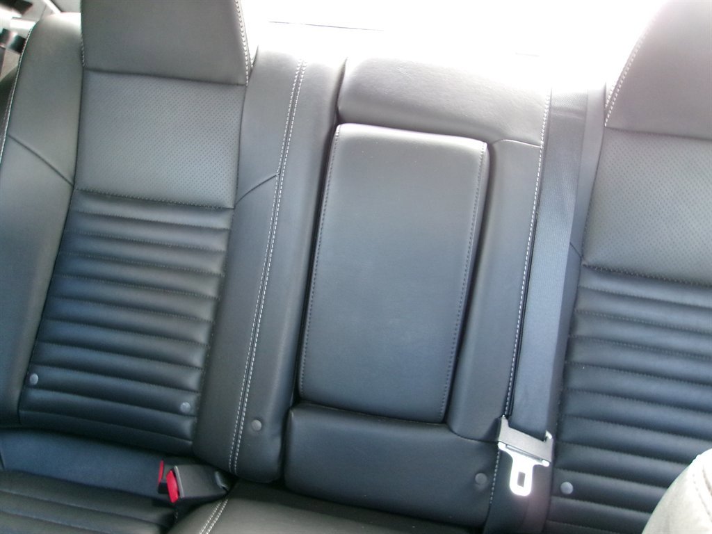 Used 2010 Dodge Challenger SE image 30
