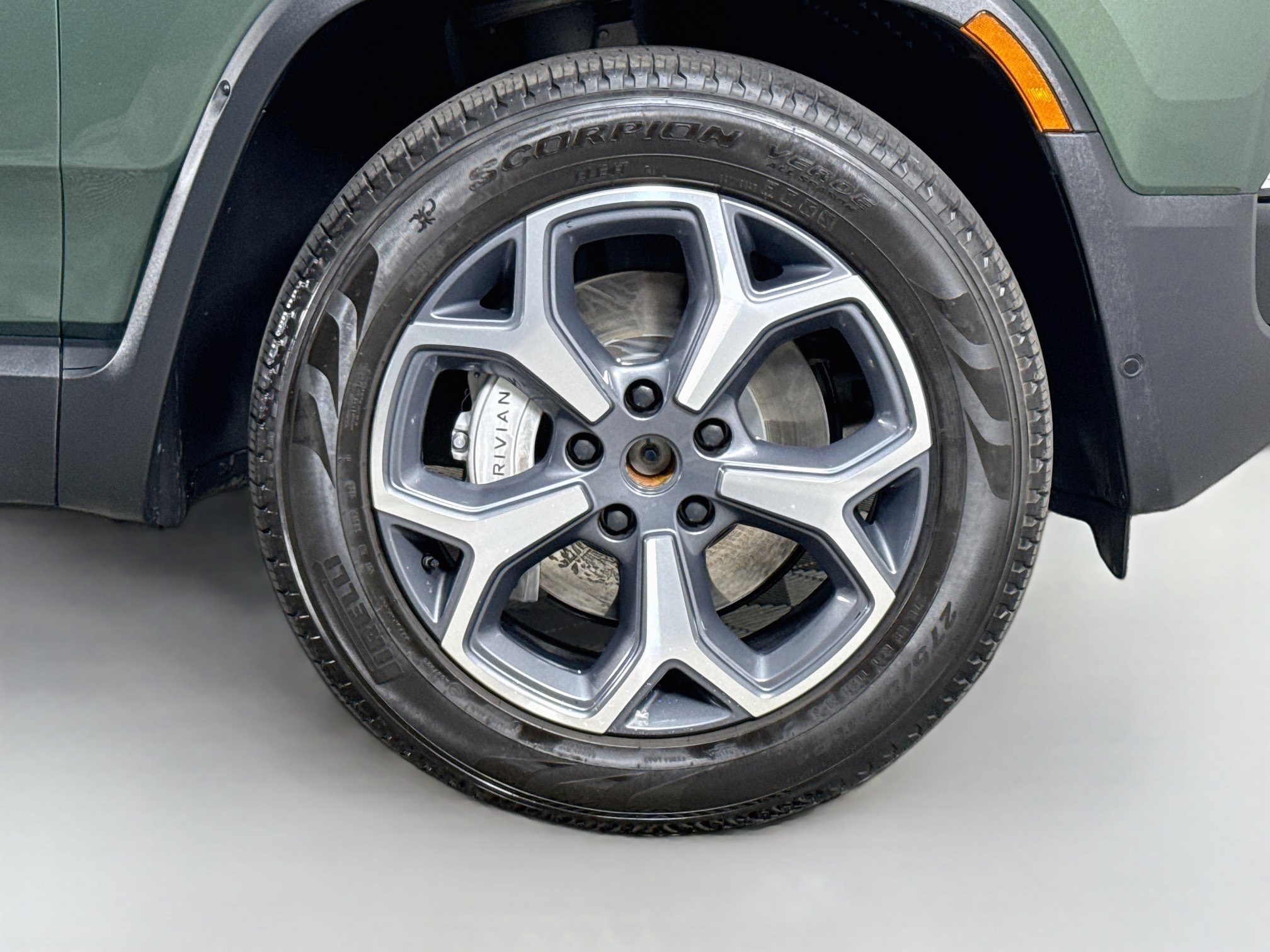 Used 2024 Rivian R1T Adventure AWD/4WD image 31