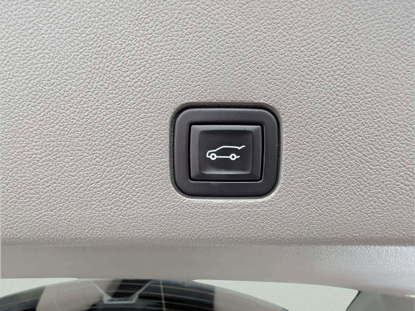 Used 2024 Cadillac XT6 Premium Luxury w/ Technology Package image 20