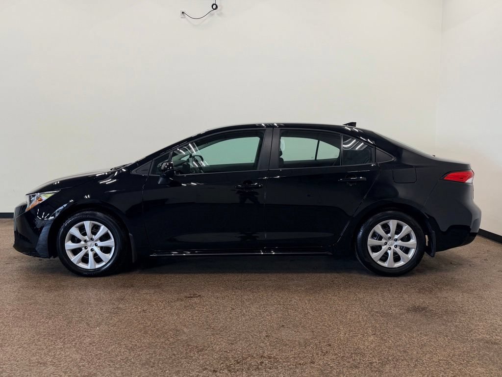 Used 2026 Toyota Corolla LE FWD image 2