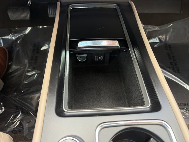 Used 2023 Lincoln Corsair FWD image 21