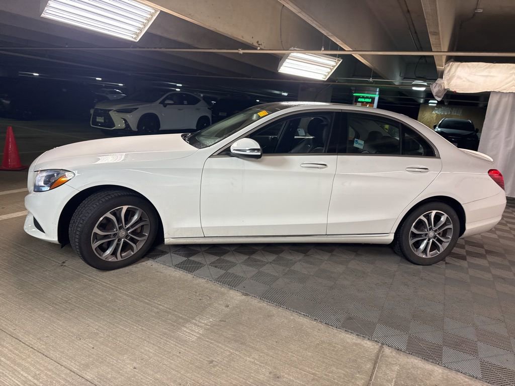 Used 2017 Mercedes-Benz C 300 4MATIC Sedan image 4