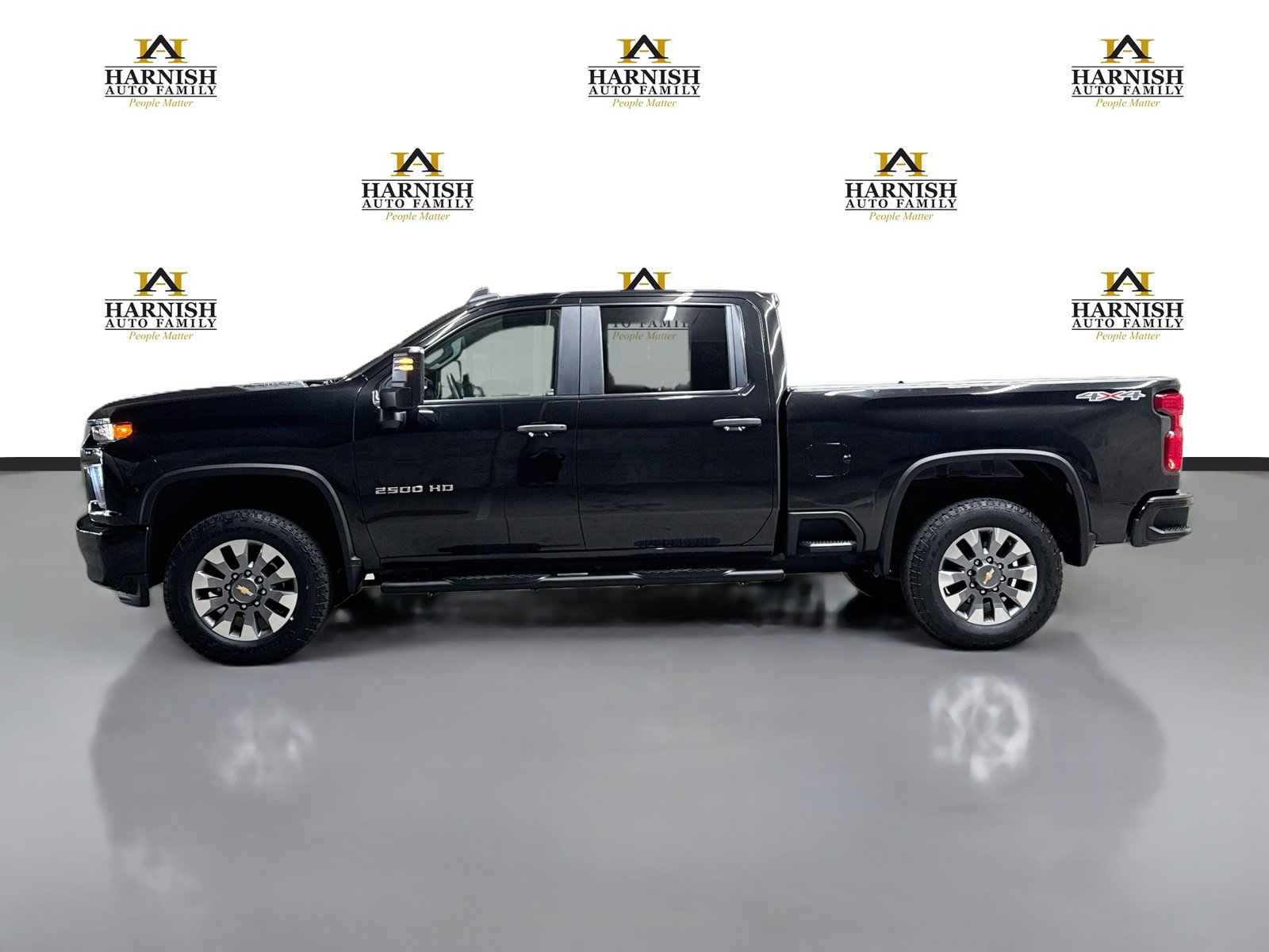 Used 2023 Chevrolet Silverado 2500 Custom w/ Custom Value Package AWD/4WD image 10