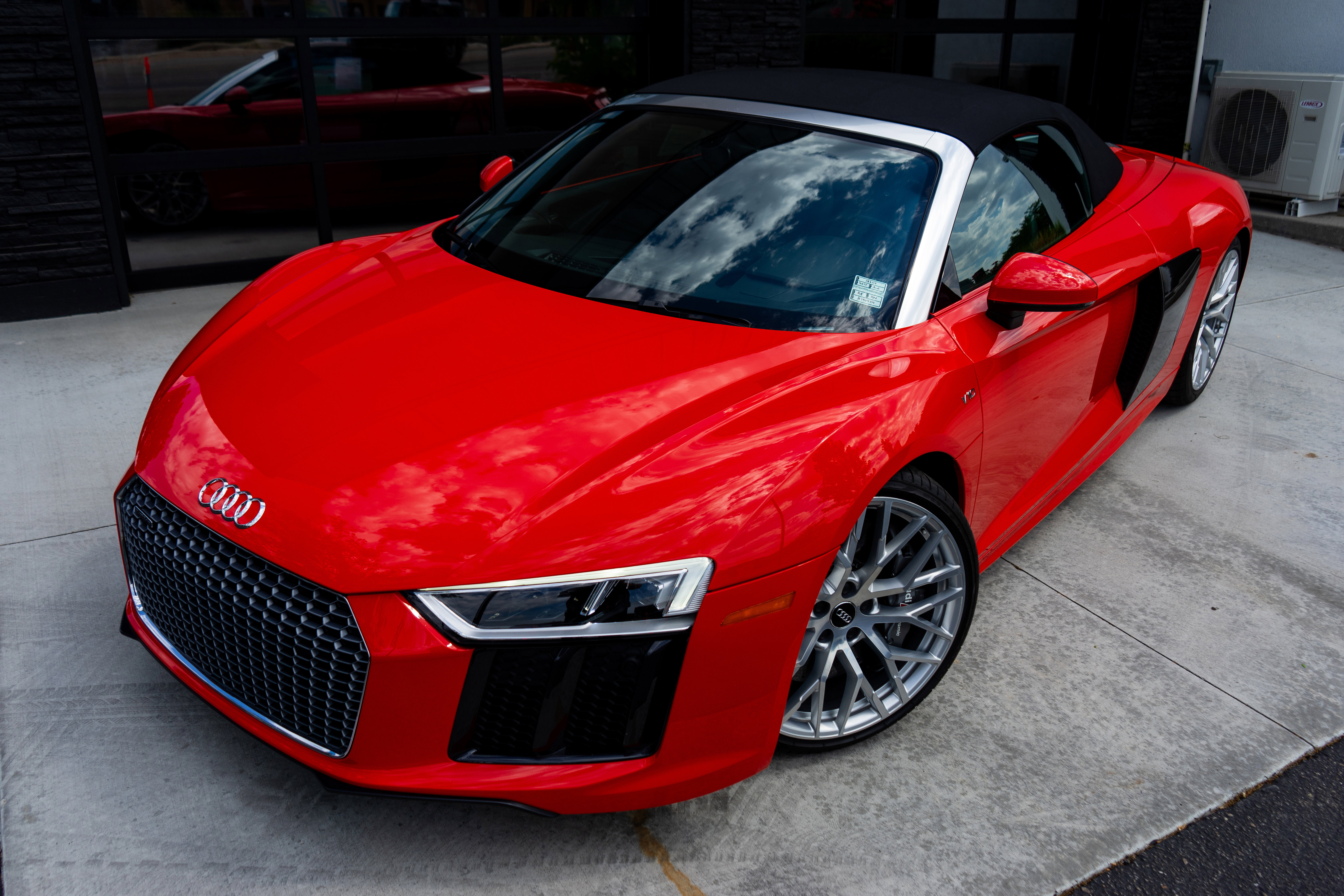Used 2017 Audi R8 V10 image 46