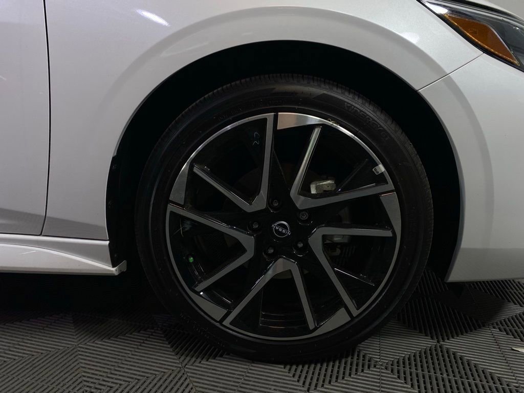 New 2025 Nissan Sentra SR image 9