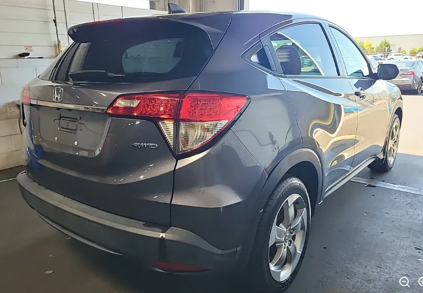 Used 2019 Honda HR-V LX image 3