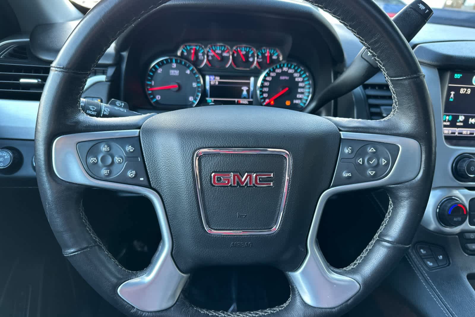 Used 2019 GMC Yukon SLT image 24