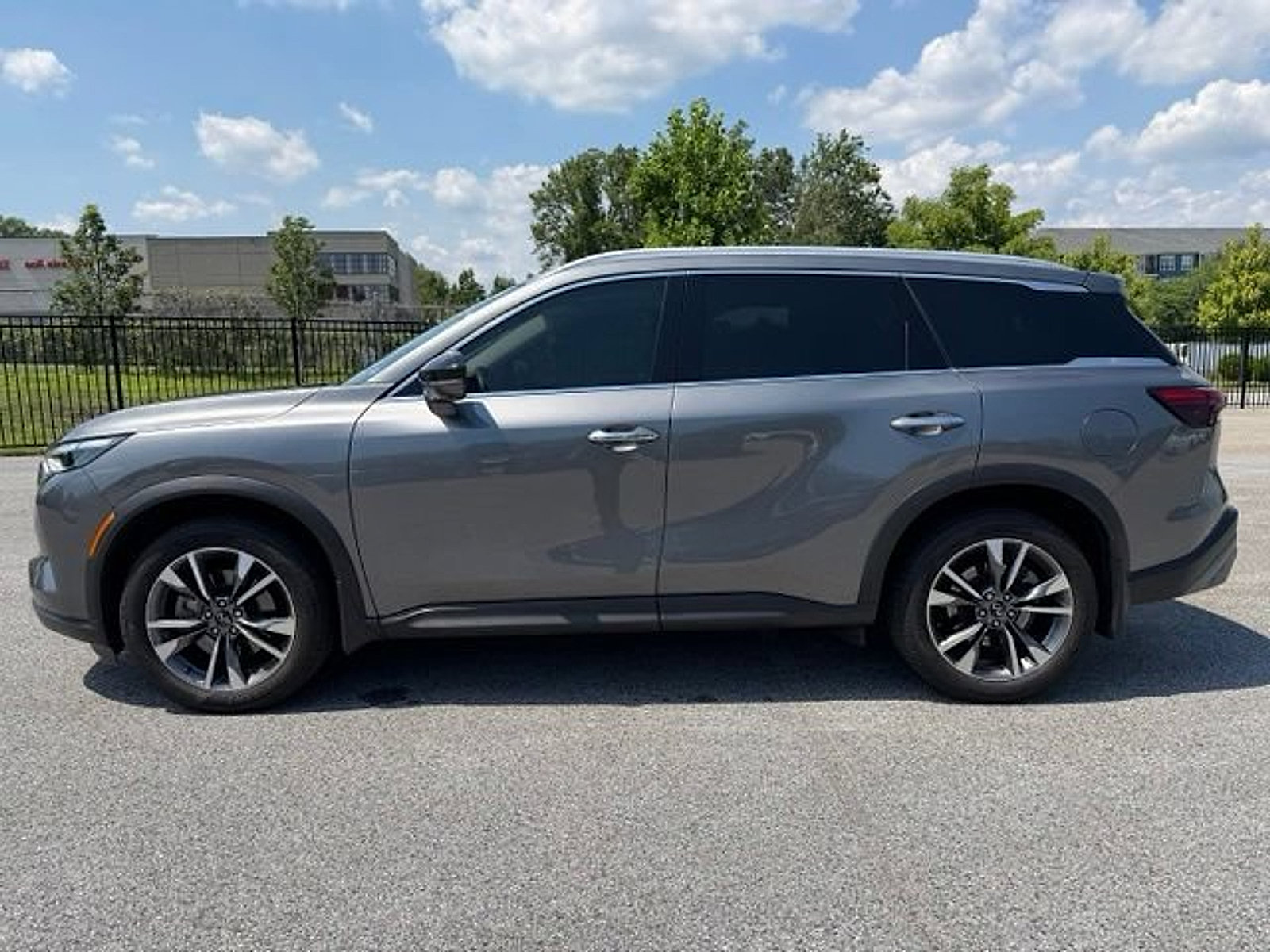 Used 2022 INFINITI QX60 Luxe w/ Cargo Package AWD/4WD image 4
