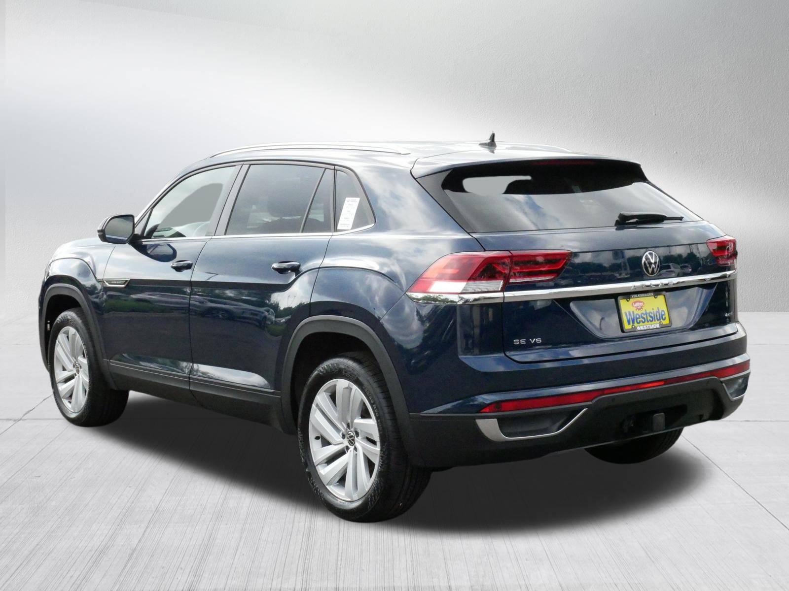 Certified 2023 Volkswagen Atlas Cross Sport SE AWD/4WD image 5