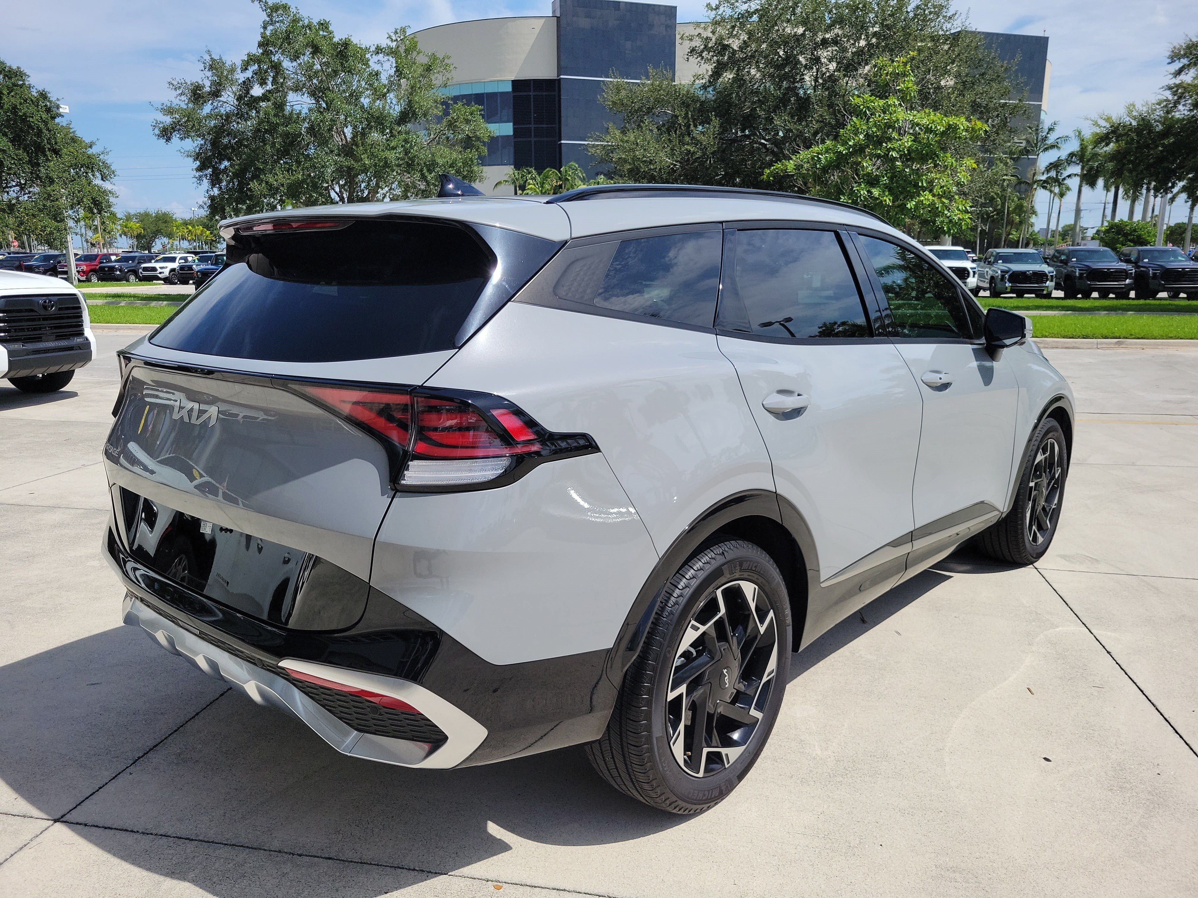 Used 2024 Kia Sportage SX FWD image 7