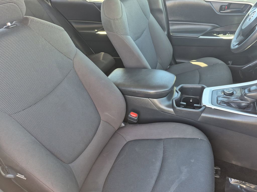 Used 2024 Toyota RAV4 LE image 16