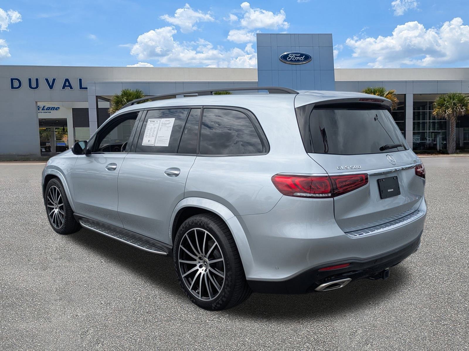 Used 2023 Mercedes-Benz GLS 580 4MATIC image 5