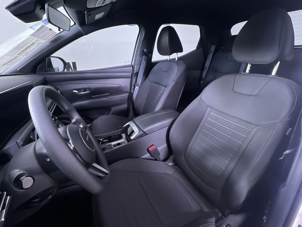 Used 2025 Hyundai Santa Cruz SE image 13