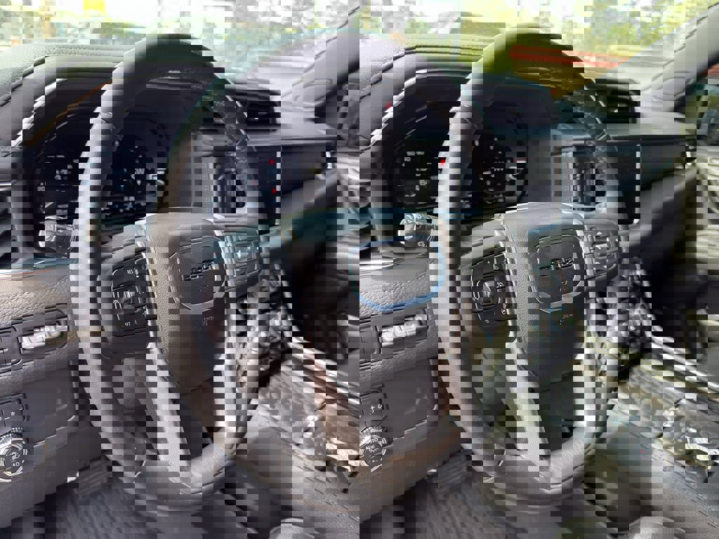 Used 2024 GMC Yukon Denali image 36
