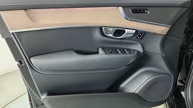 New 2026 Volvo XC90 B6 Core w/ Protection Package AWD/4WD image 9