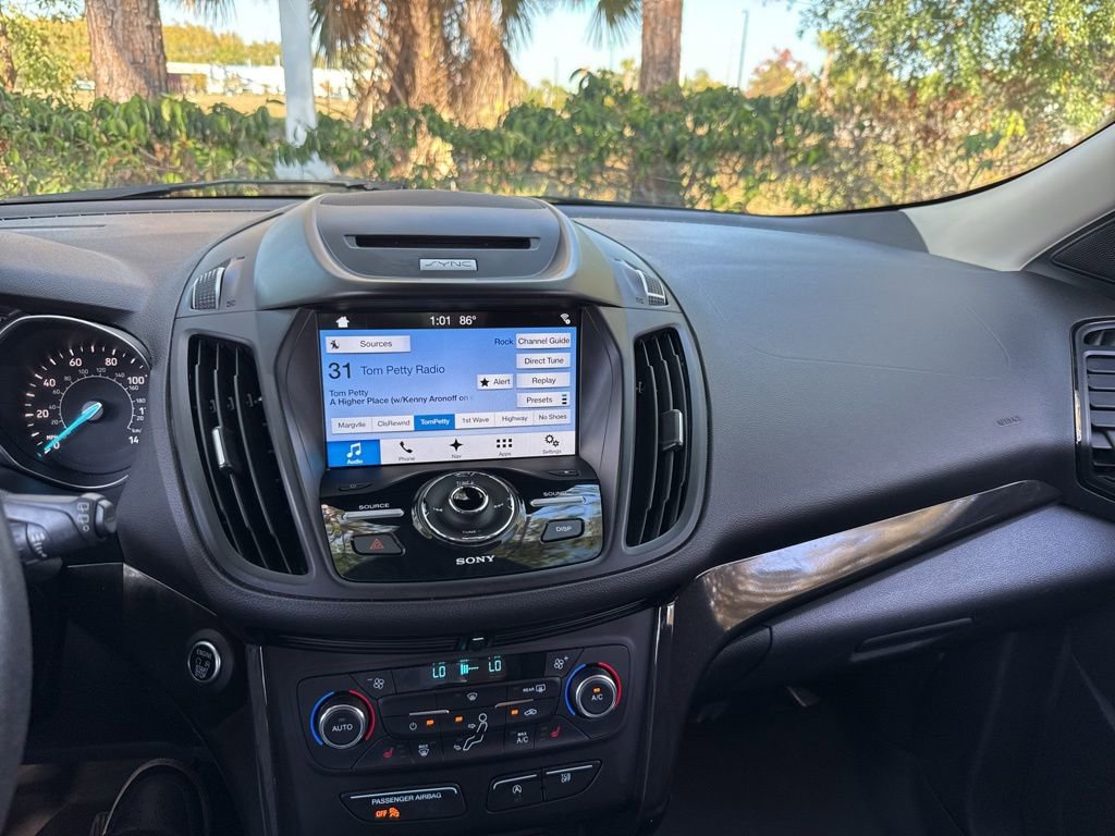 Used 2017 Ford Escape Titanium image 33