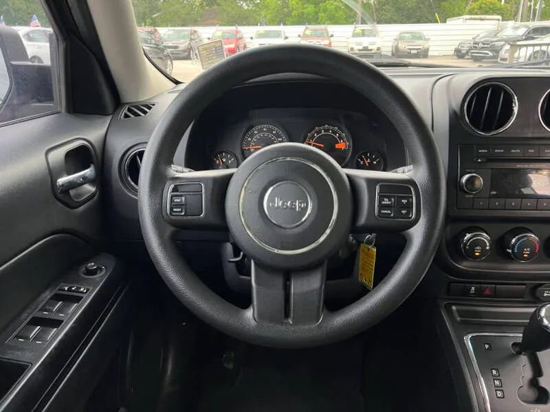 Used 2015 Jeep Patriot Sport w/ Power Value Group FWD image 18