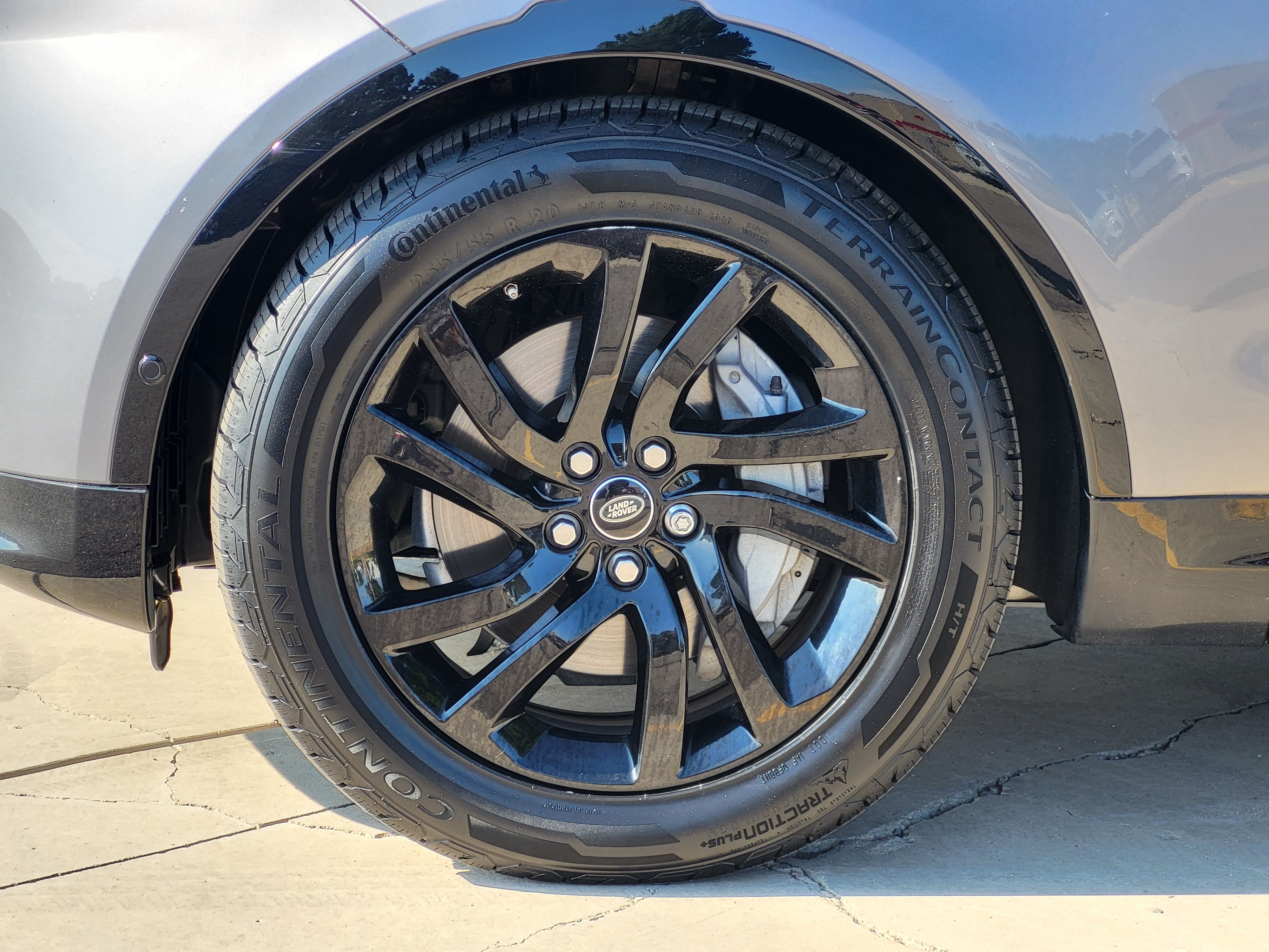 Used 2020 Land Rover Discovery Landmark AWD/4WD image 8