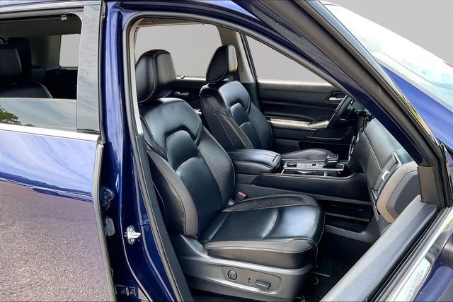 Used 2023 Nissan Pathfinder SL AWD/4WD image 21