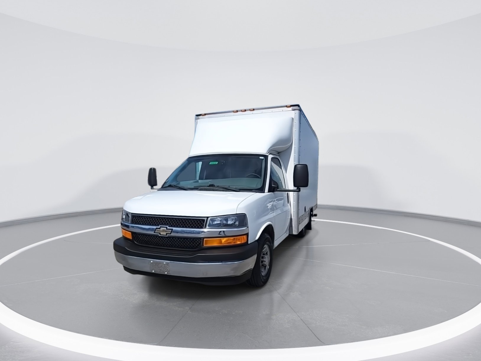 Used 2017 Chevrolet Express 3500 image 4