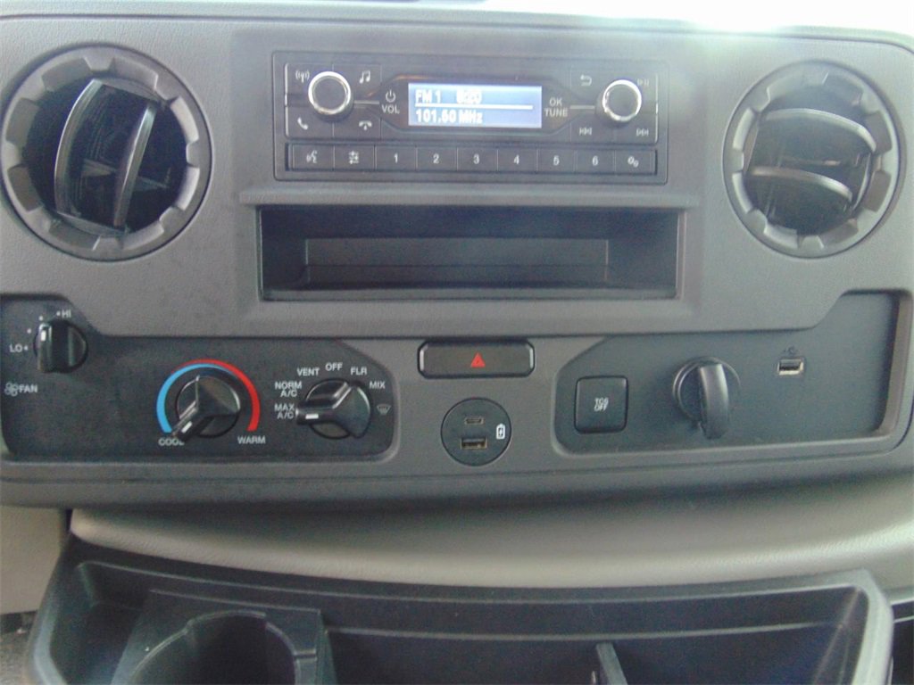 Certified 2024 Ford E-450 and Econoline 450 Super Duty w/ Power Windows & Locks Group image 18