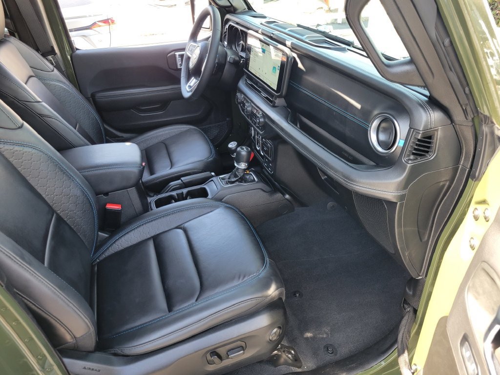 Used 2024 Jeep Wrangler High Altitude AWD/4WD image 16