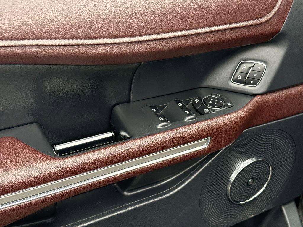 Used 2024 Ford Expedition Limited image 15
