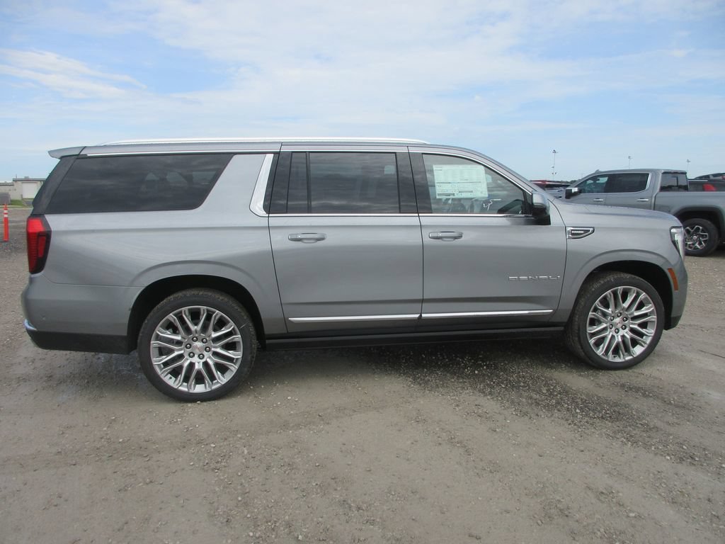 New 2026 GMC Yukon XL Denali w/ Denali Reserve Package AWD/4WD image 3