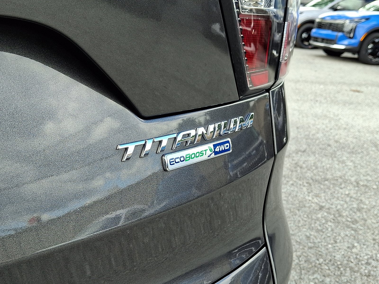 Used 2017 Ford Escape Titanium AWD/4WD image 31