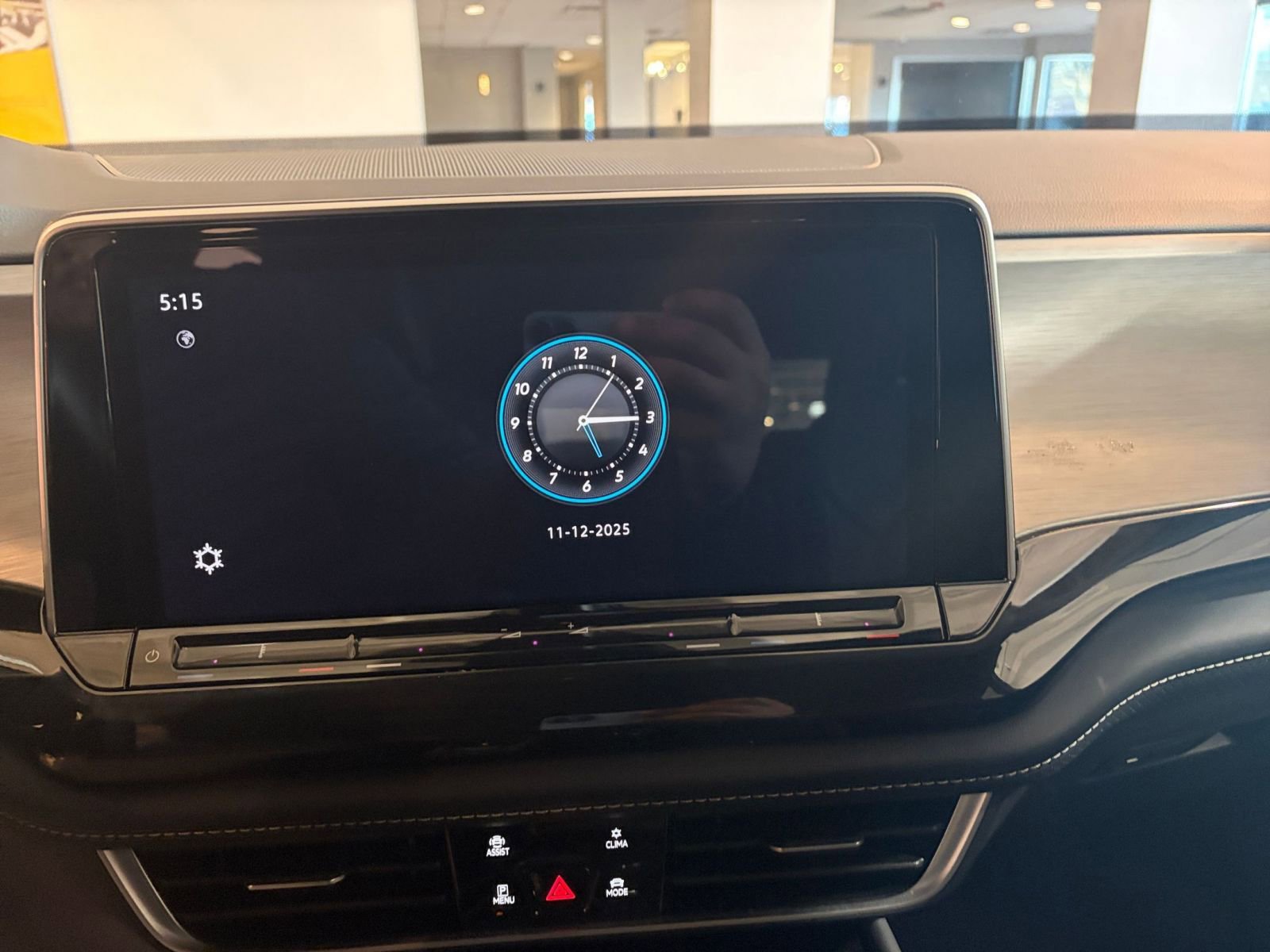 Used 2025 Volkswagen Atlas Cross Sport SE image 20